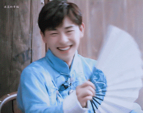 hkFyOG.gif