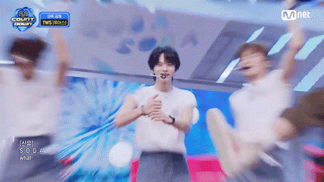 hqKyvq.gif
