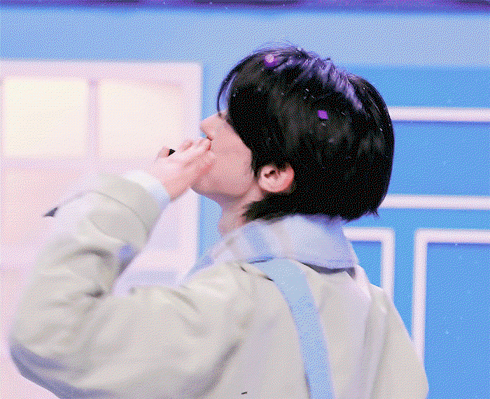 hwXzXD.gif