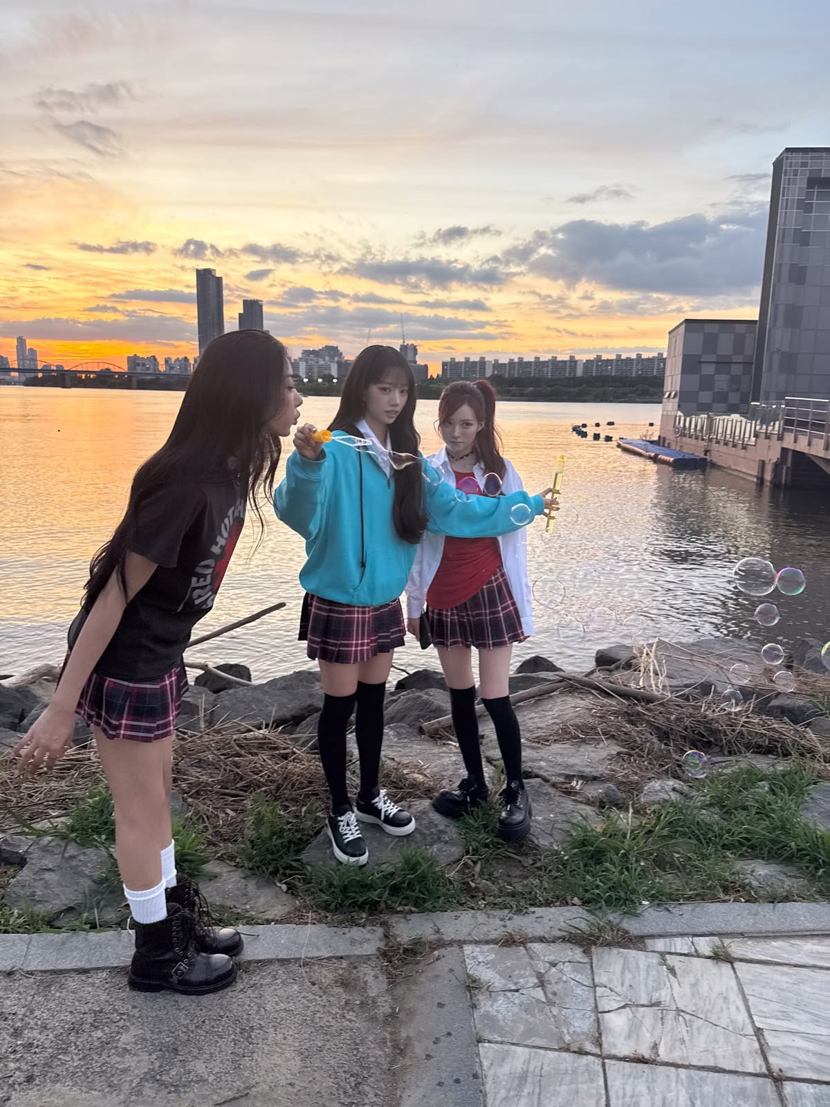 hyEUaA