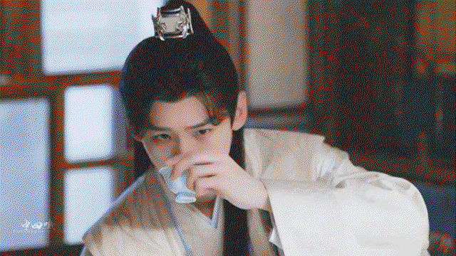 iDSkFD.gif