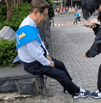 iJgDqR.gif