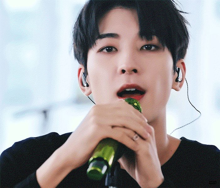 iOjUiR.gif