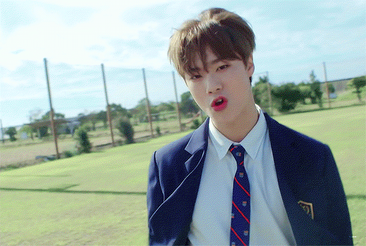 iyCcKa.gif