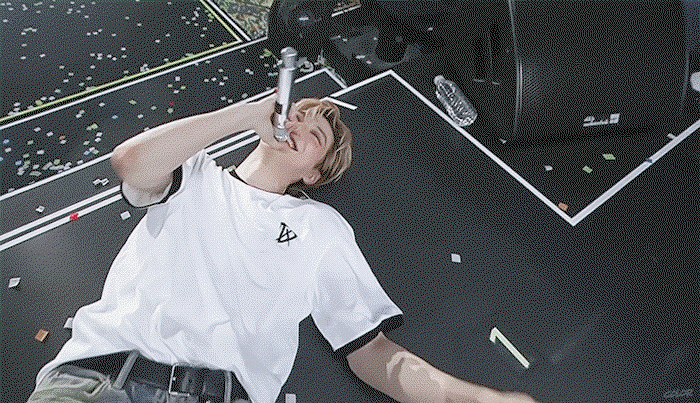 izkFXr.gif