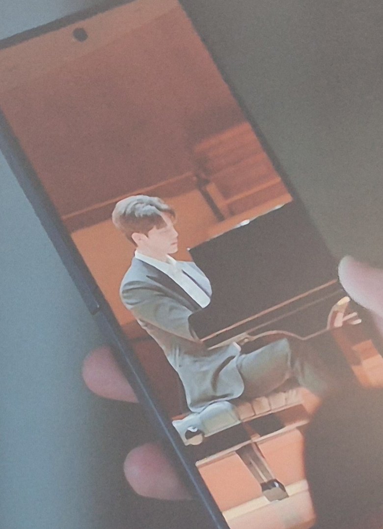 jCUhfn