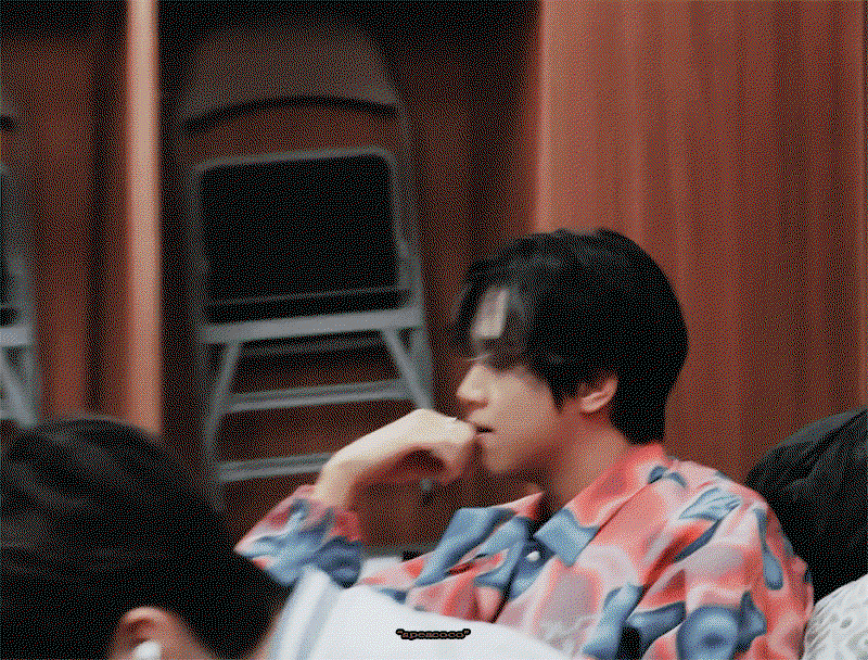jMbgcT.gif