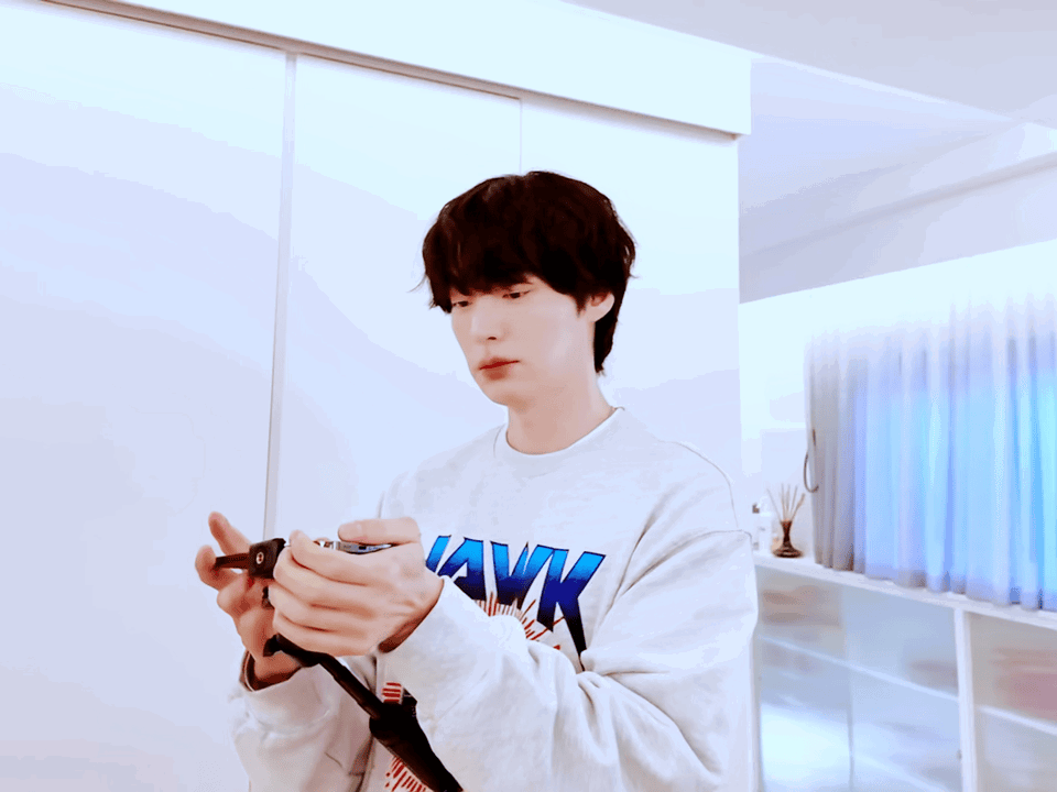jMqJpU.gif