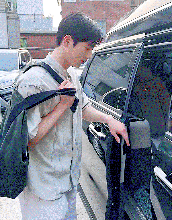 jPnmgn.gif