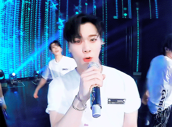 jQcLOE.gif