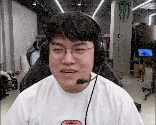 jRzCIV.gif