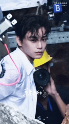 jUVHNh.gif