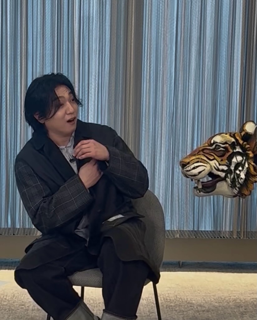 jYEcyS.jpg