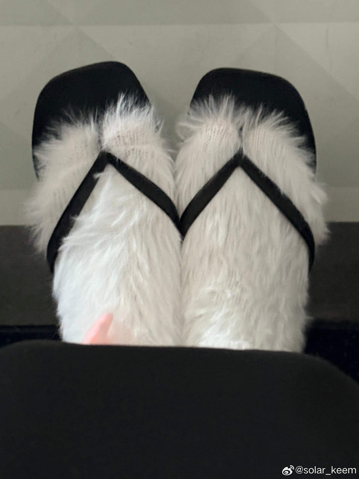 jYWBzF