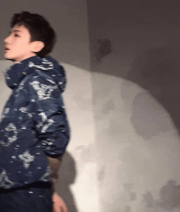 jYcrIK.gif