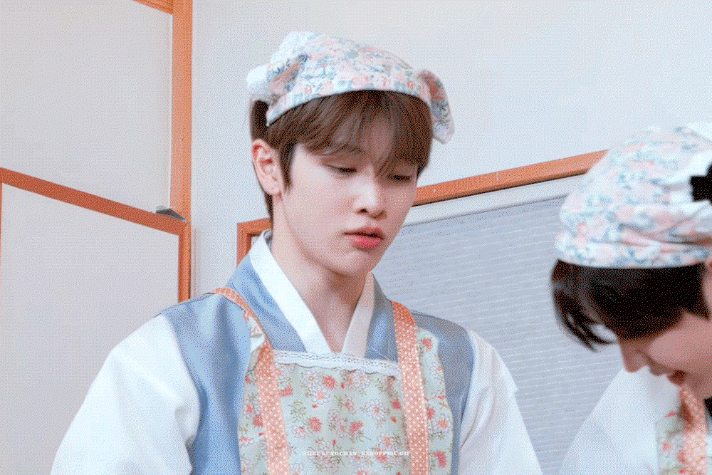 jYkvmx.gif