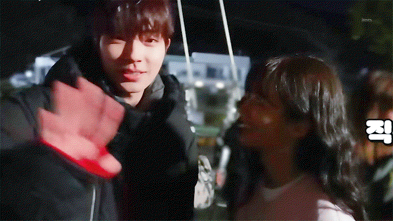 jmCLuu.gif