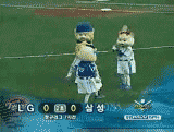 jnsZqz.gif