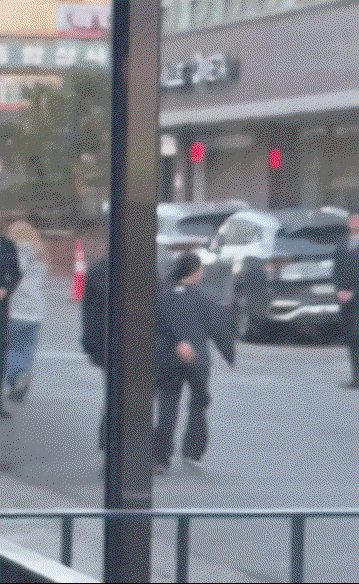 jqCINy.gif