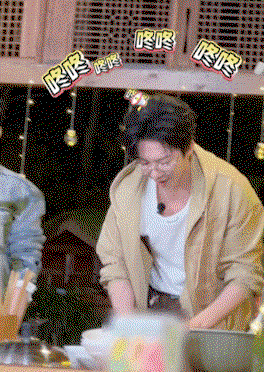 jxDzmV.gif