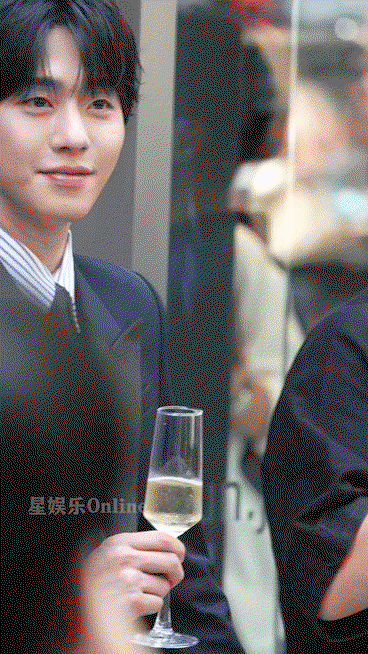kGhfmN.gif