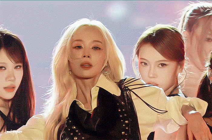 kHxIMa.gif