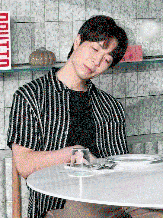 kIkMhb.gif