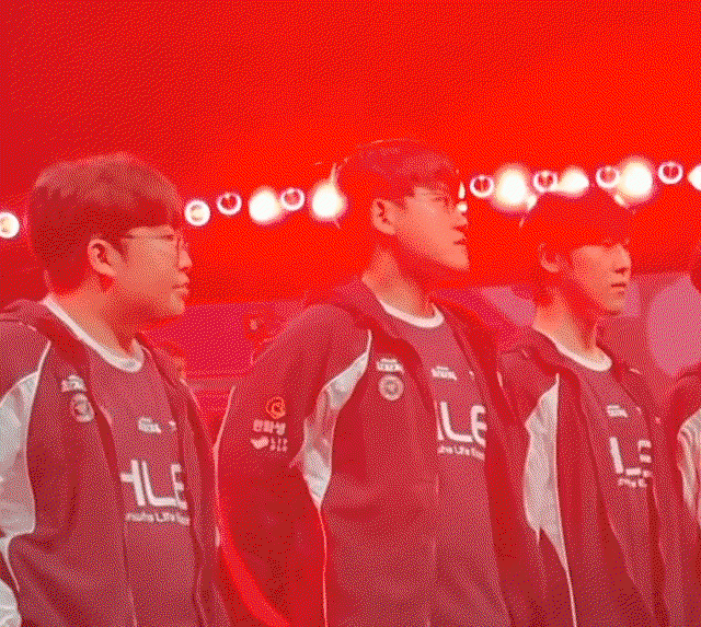 kIyjaQ.gif