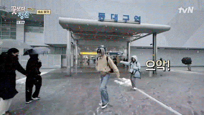 kJpjMO.gif