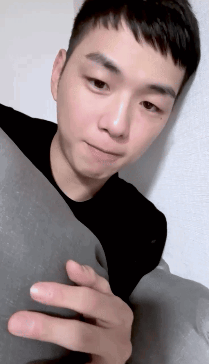kMtYDg.gif