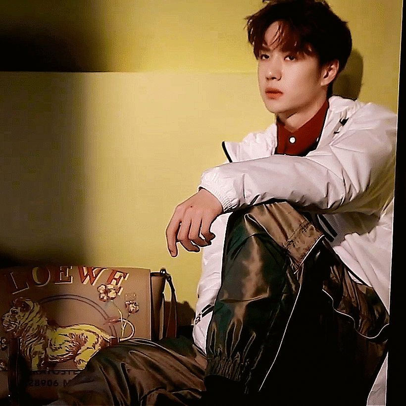 kQmWbN.gif