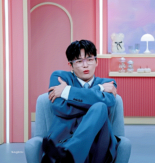 kUythH.gif