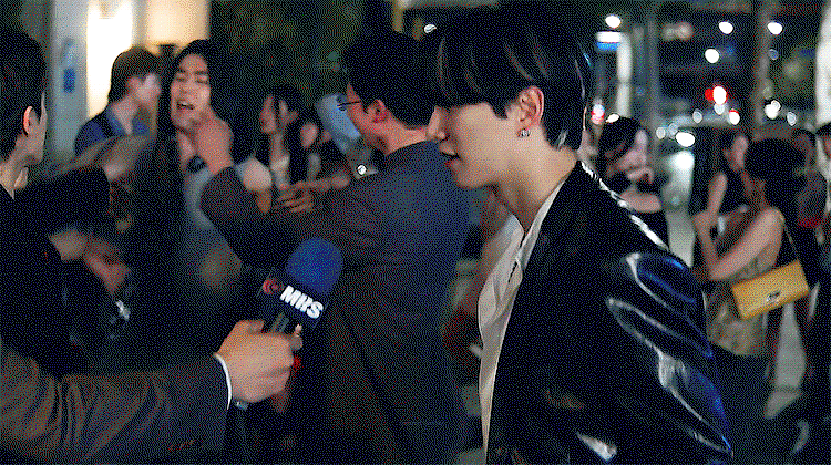kXJhmG.gif