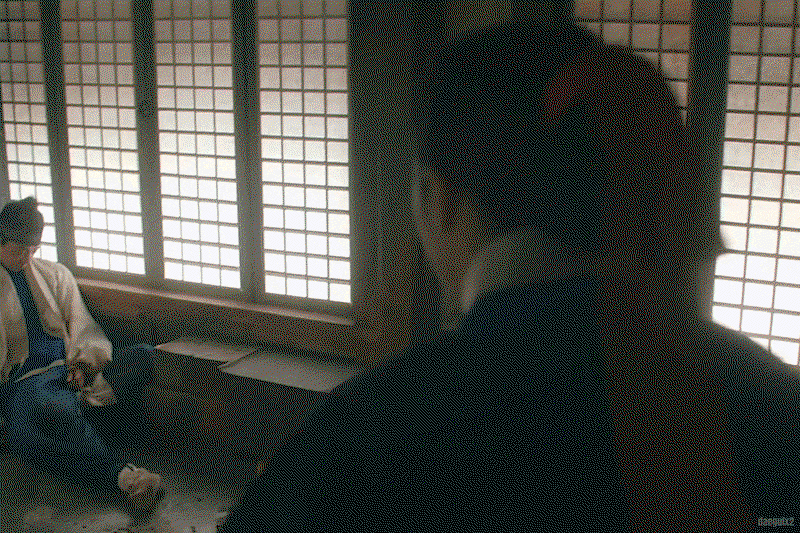 kYcEhs.gif