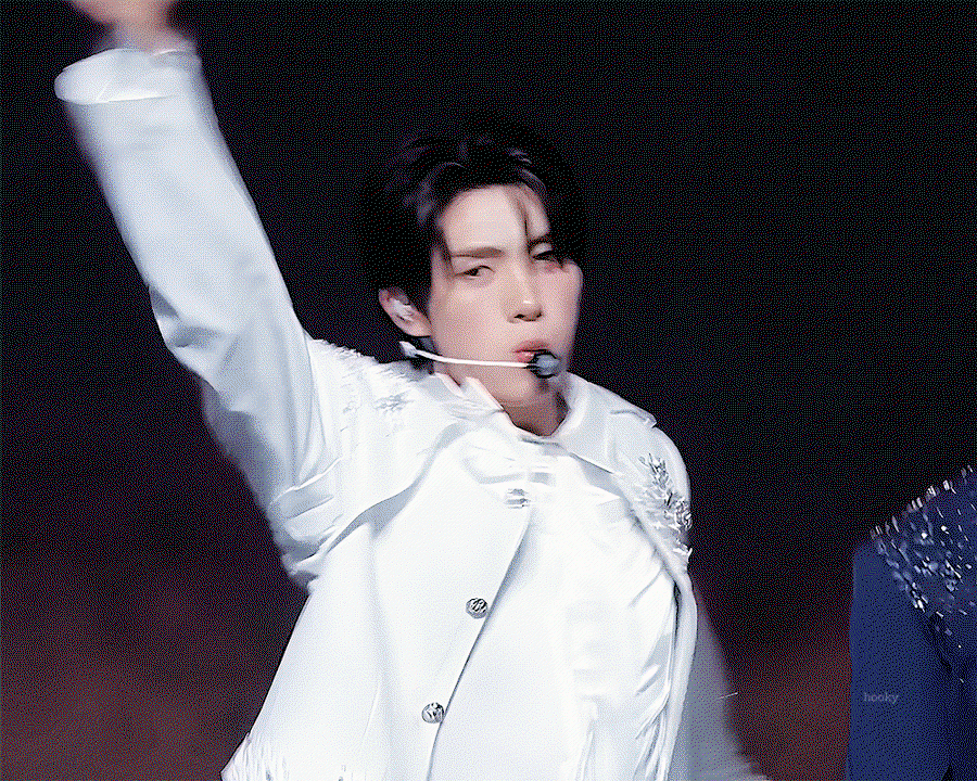 kYjCrV.gif