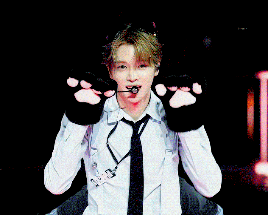kqvNaS.gif