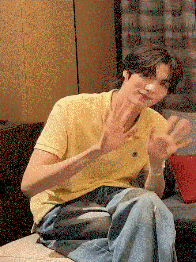 lMUaFE.gif