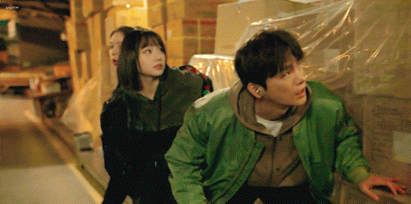 lQoaYr.gif