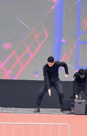 lcFTOj.gif