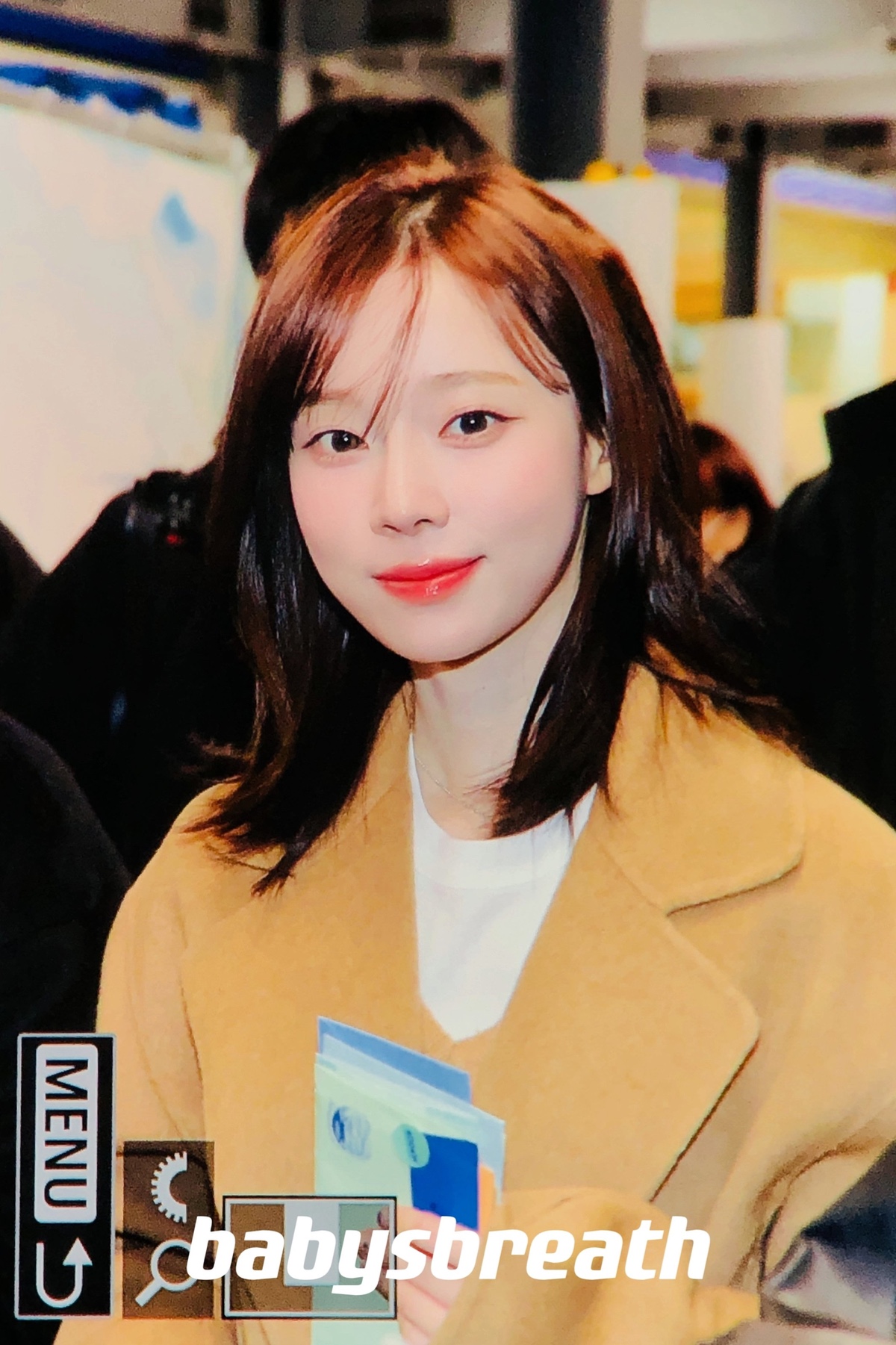 더쿠 - 어제 오늘 사뭇 다른 입출국 분위기의 에스파 윈터