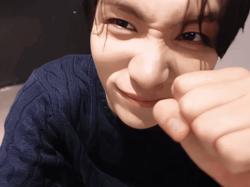 lxUXak.gif