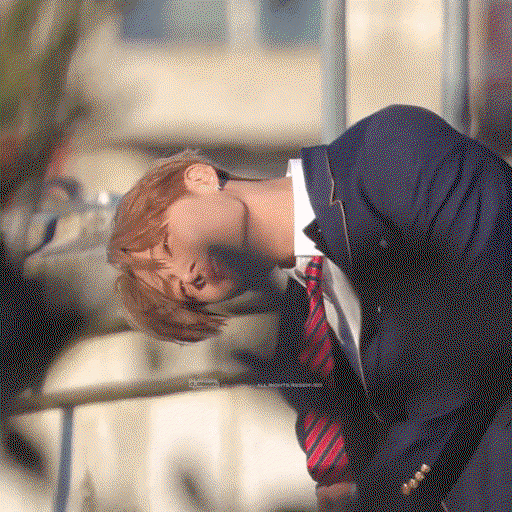 lxwMbX.gif