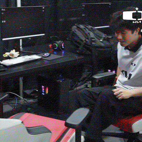 mDVqdS.gif