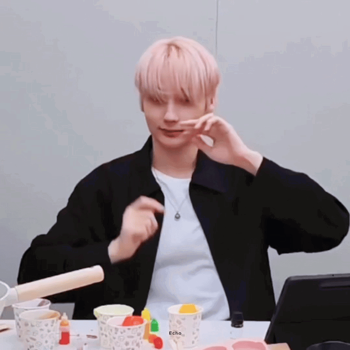 mIWVxj.gif