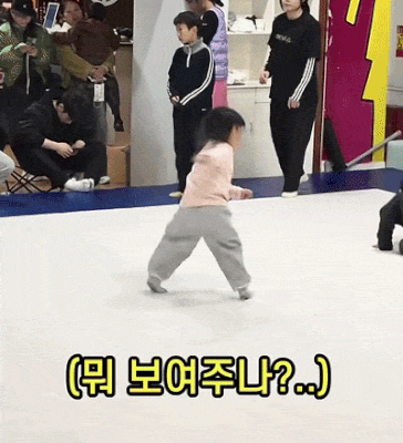 mOhZBv.gif