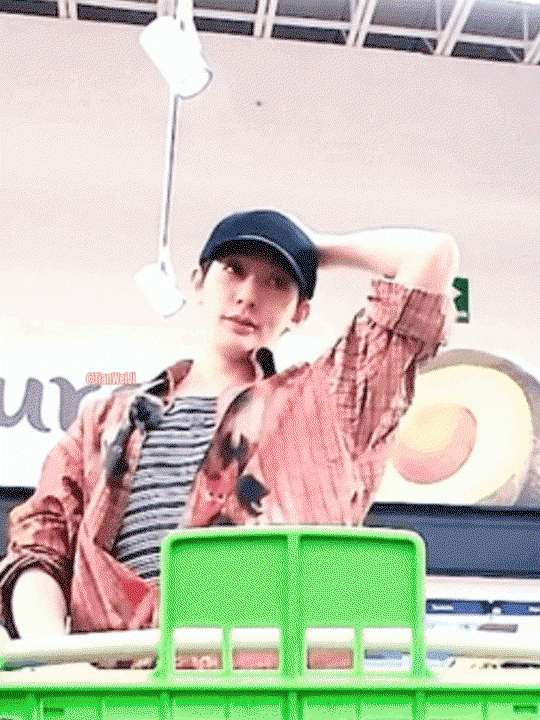 mWkYIe.gif
