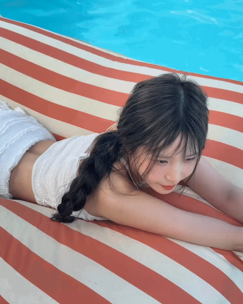 mYjJhx.gif