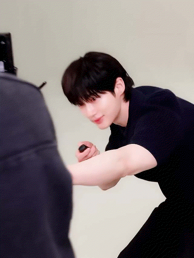mfAoJS.gif