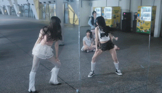 mjYZnX.gif