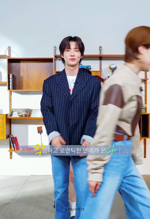 mjfkTg.gif
